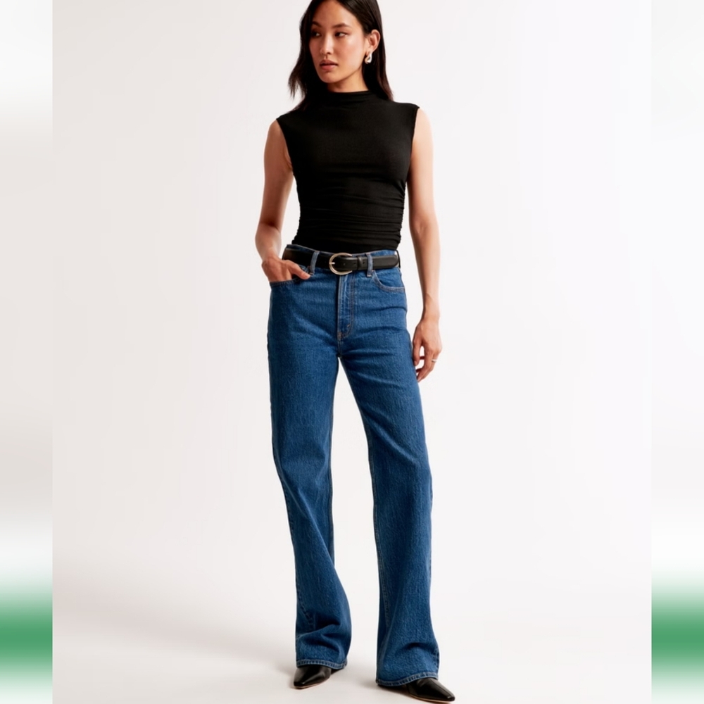 Abercrombie and Fitch Relaxed Vintage Comfort Stretch High Rise 90s Relaxed Jean